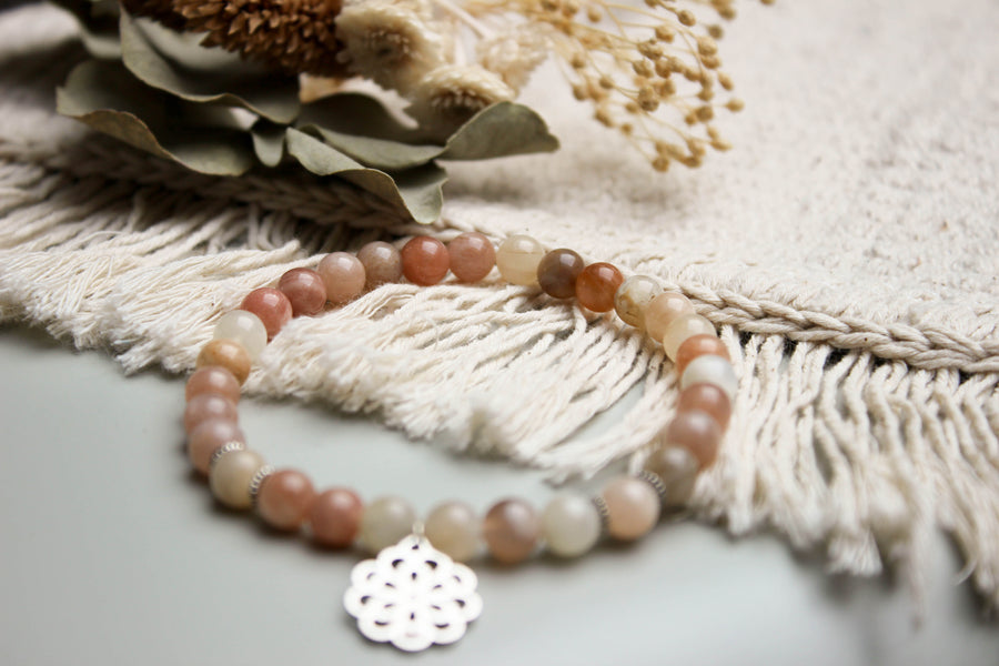 Bracelet spirituel Aurore - bijou en pierre de lune