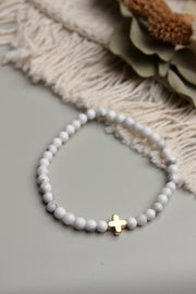 Bracelet Divine – Bijou de foi orné d’une croix dorée