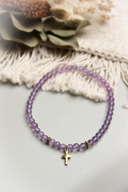 Bracelet en maméthyste croix dorée - bijou catho