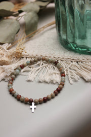 Bracelet en jaspe naturel avec croix argentée