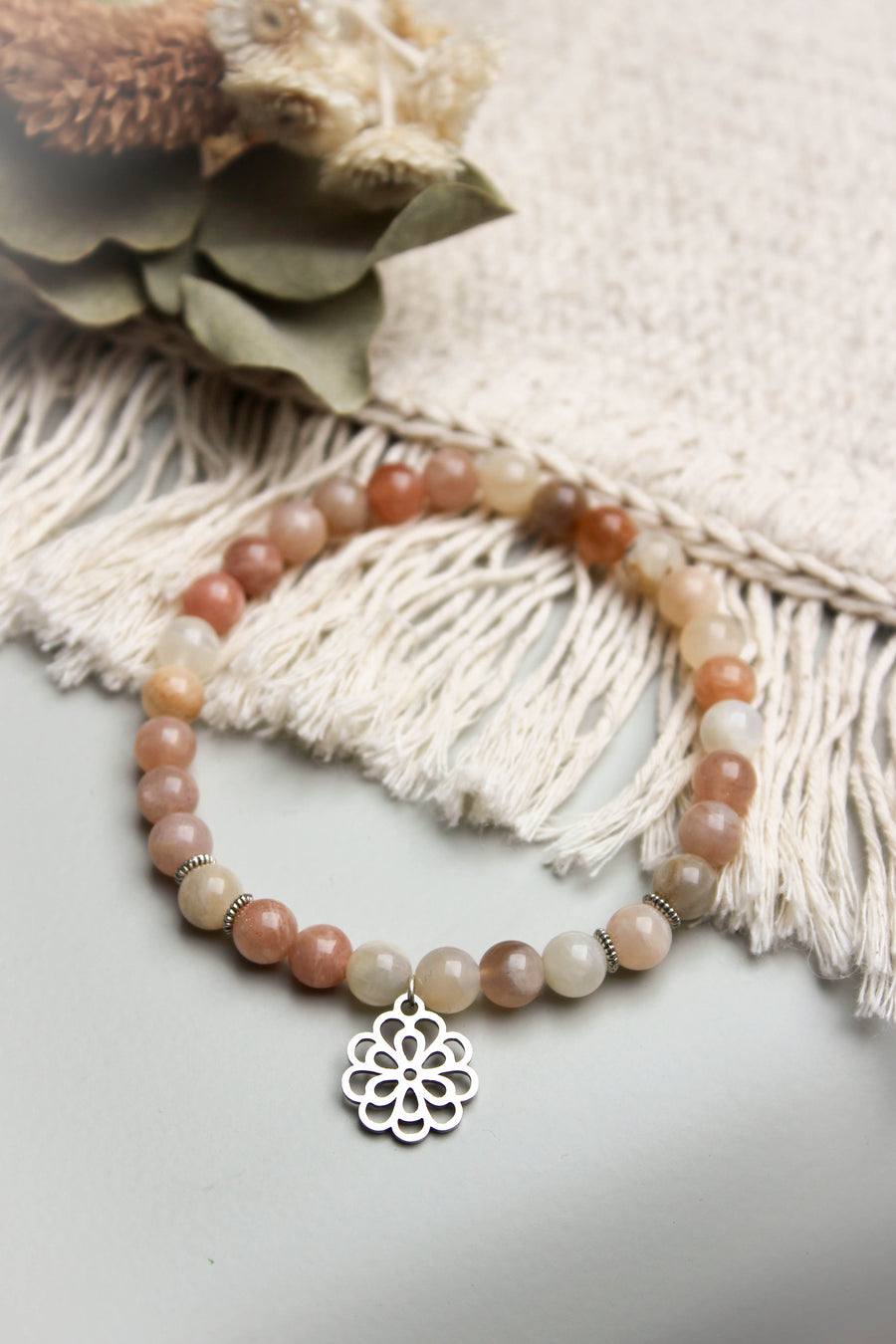 Bijou Aurore en pierre de lune