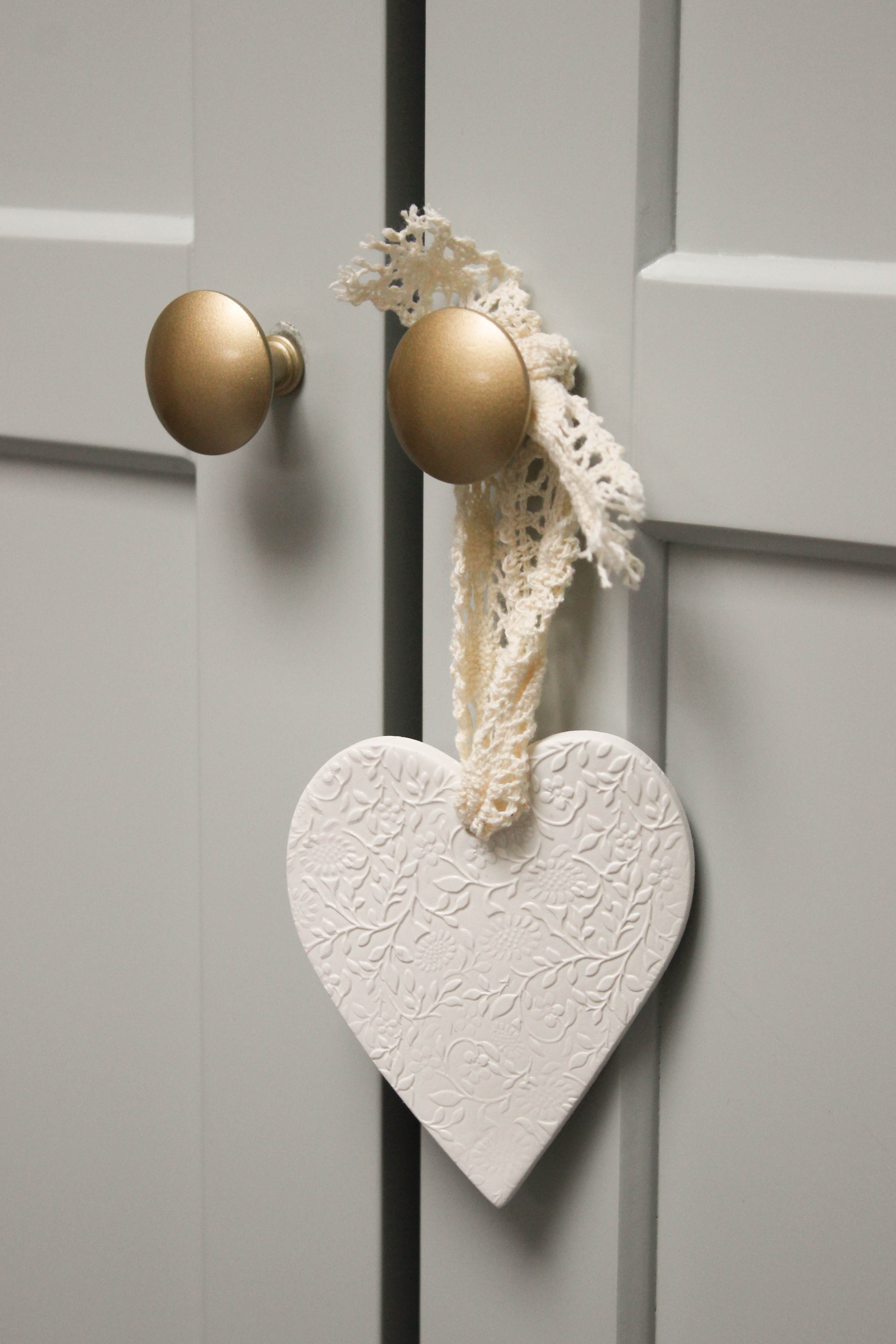 Cœur Délicat – Déco catho en argile, symbole d’amour