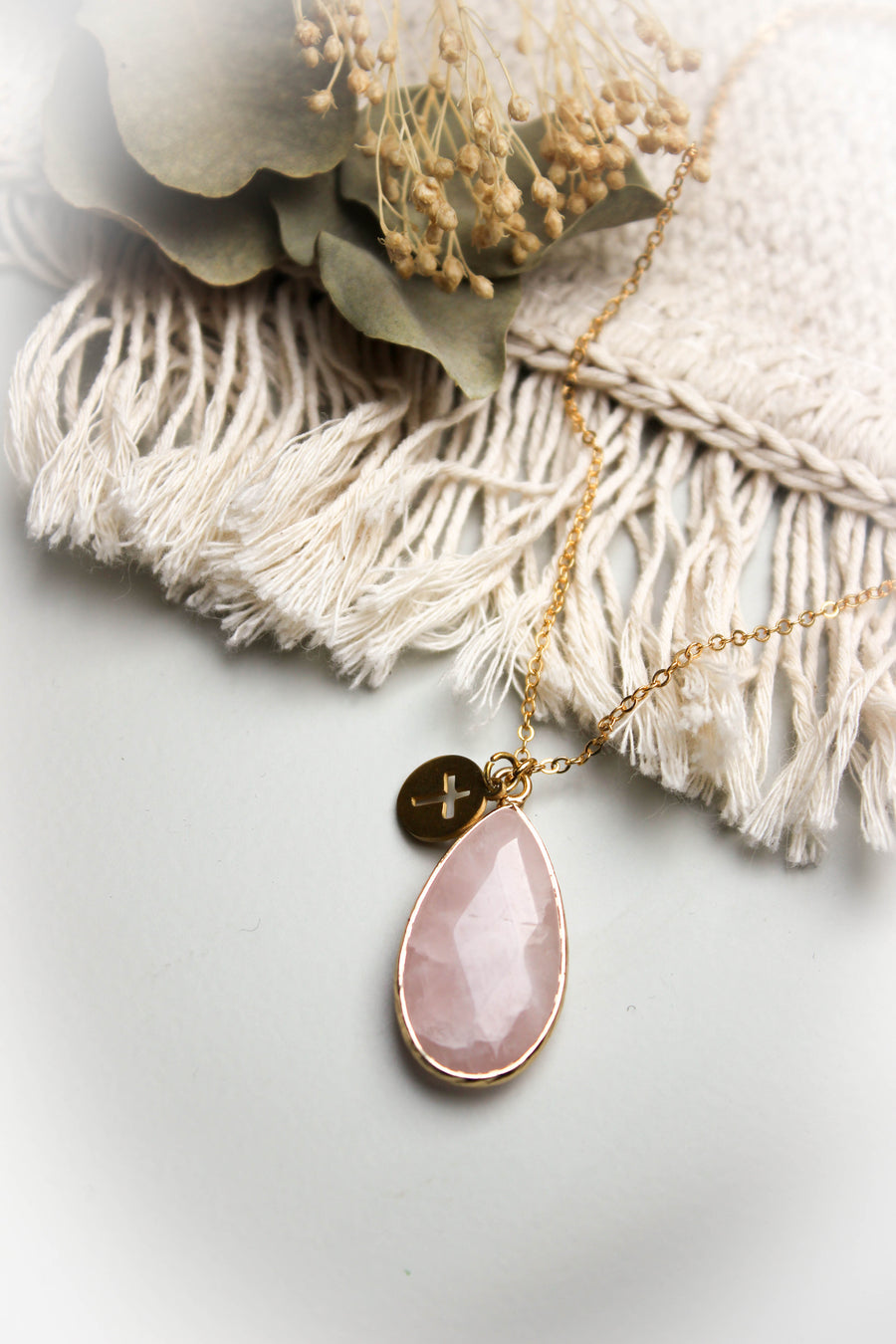 Collier avec pendentif en quartz rose en laiton et acier inoxydable