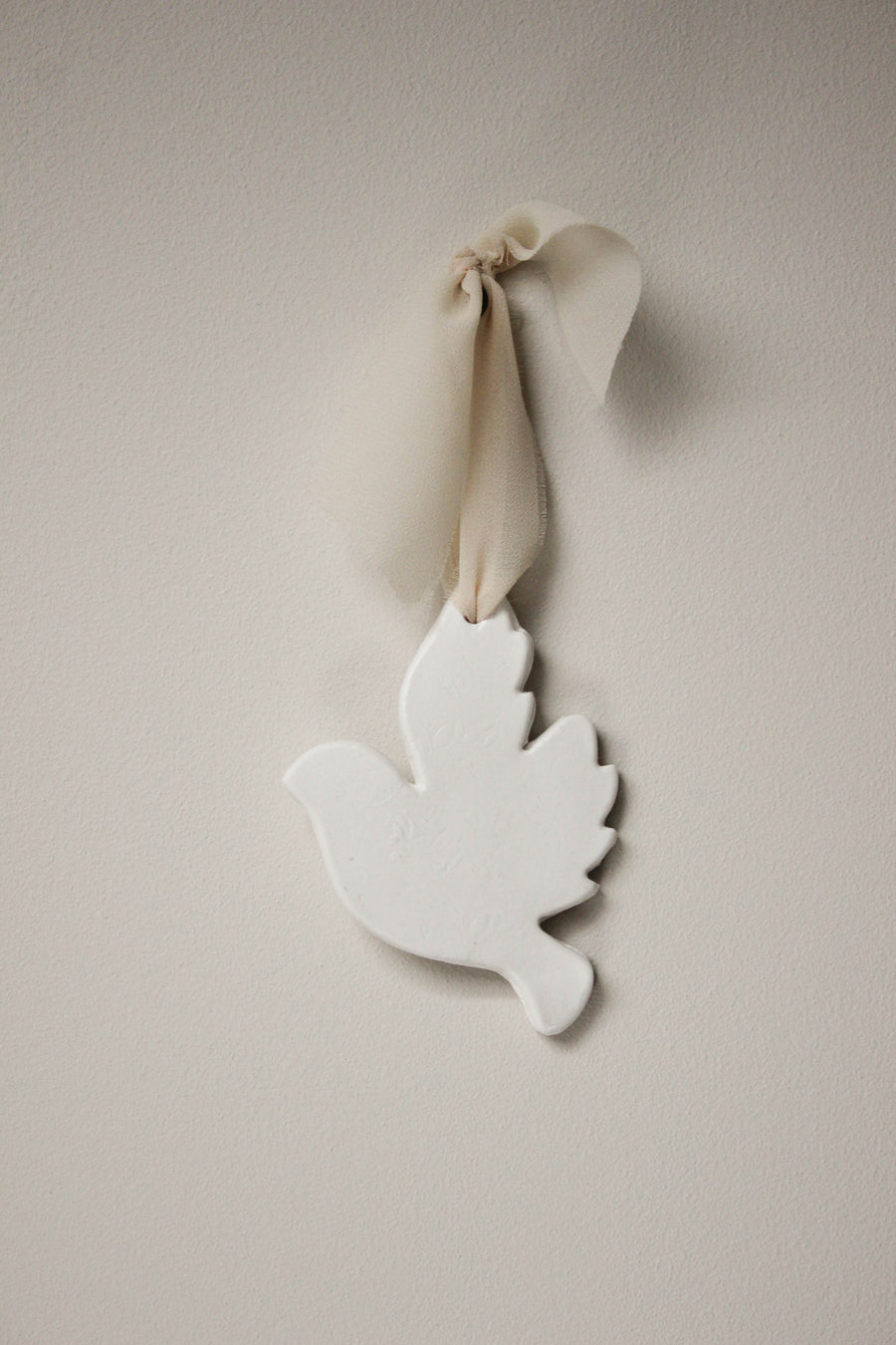 Decoration Colombe en vol – objet artisanal chrétien - symbole de paix