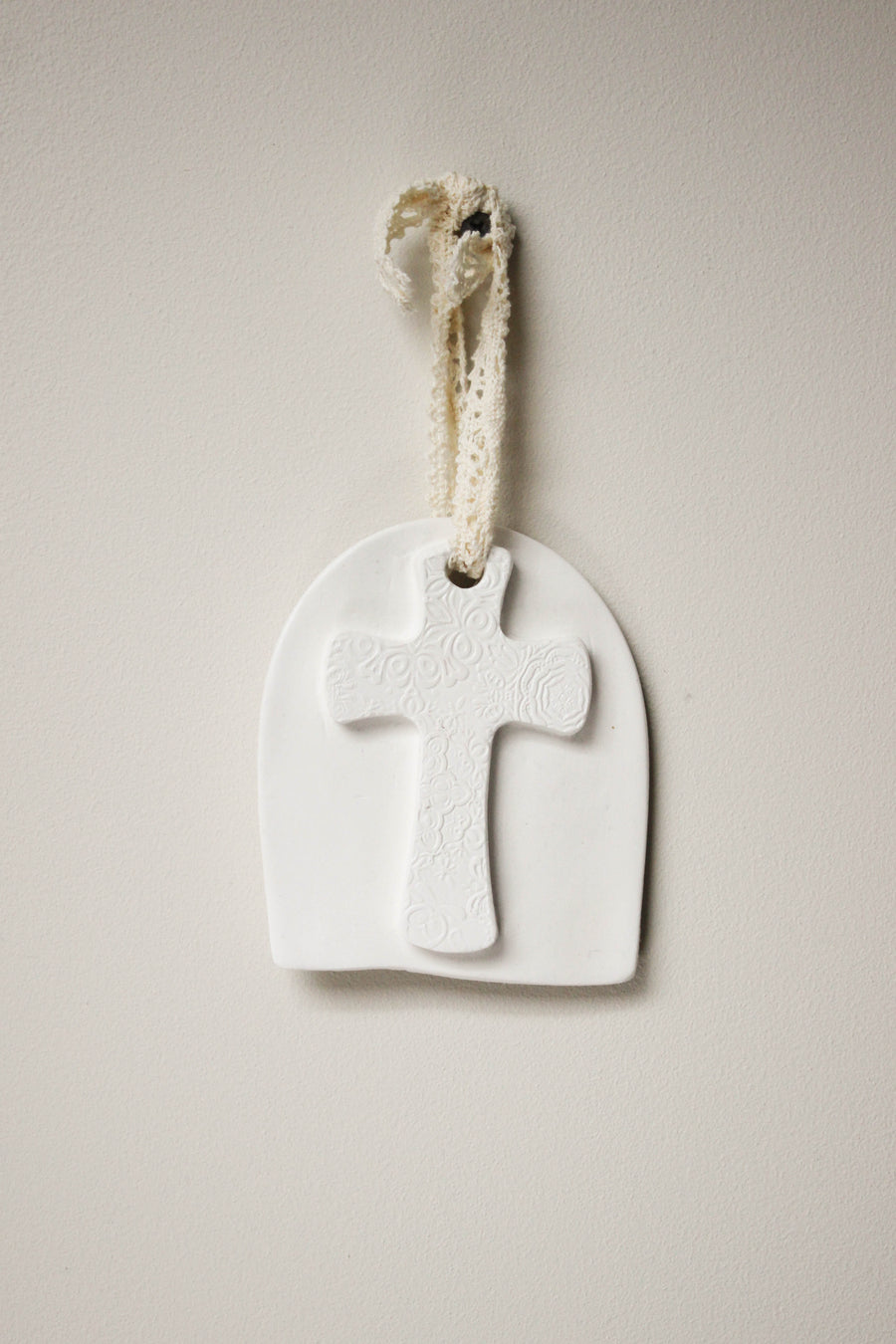 Croix murale en argile - Decoration religieuse, artisanale, délicate et spirituelle 