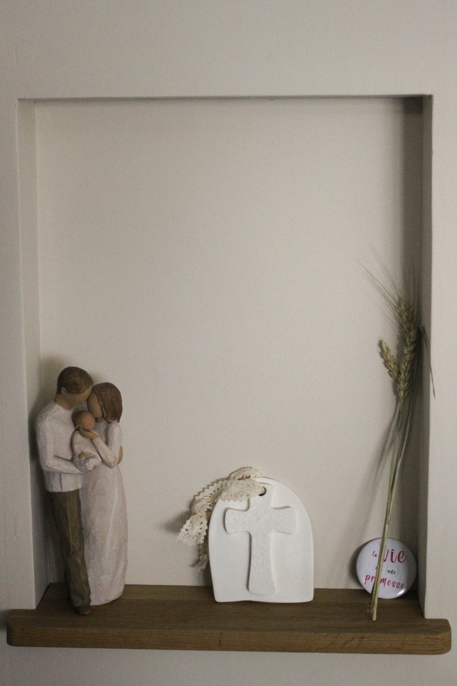 Croix murale embellie son intérieur