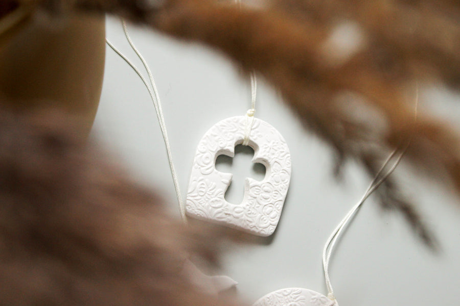 Mini Symboles catholique – Croix en argile - Maison Embellie